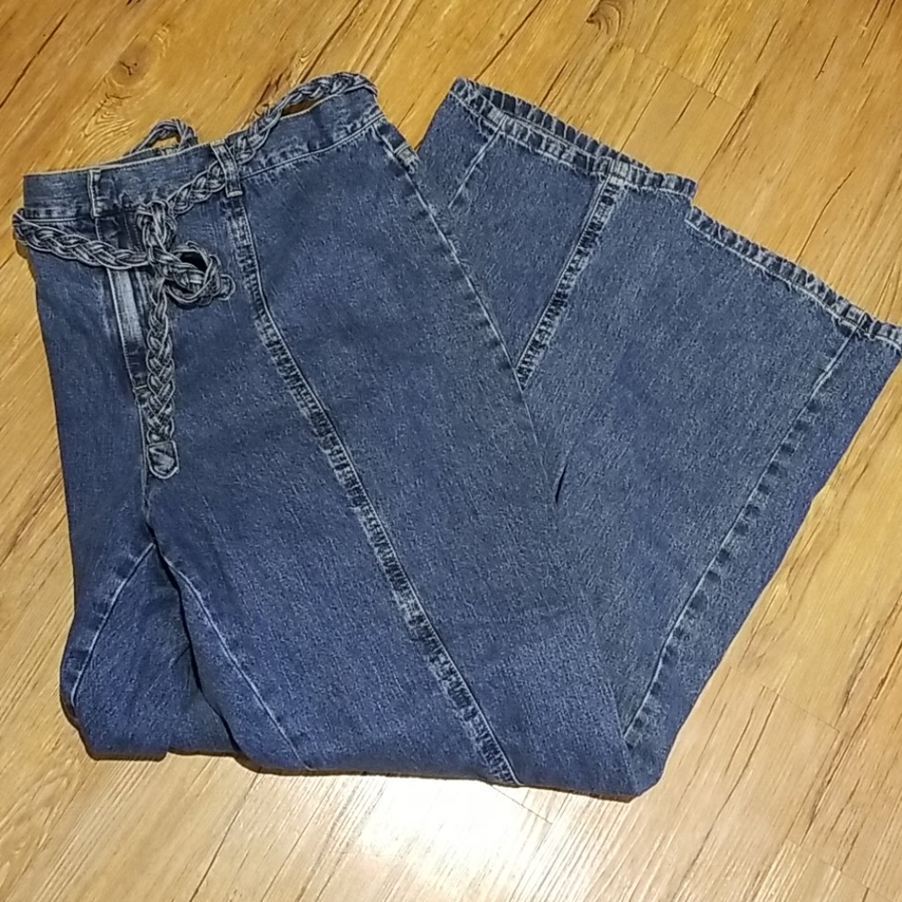 First Issue Jeans